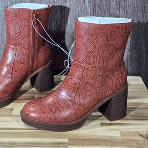 Universal Thread‎ Womens Snake Print Block Heel Boots